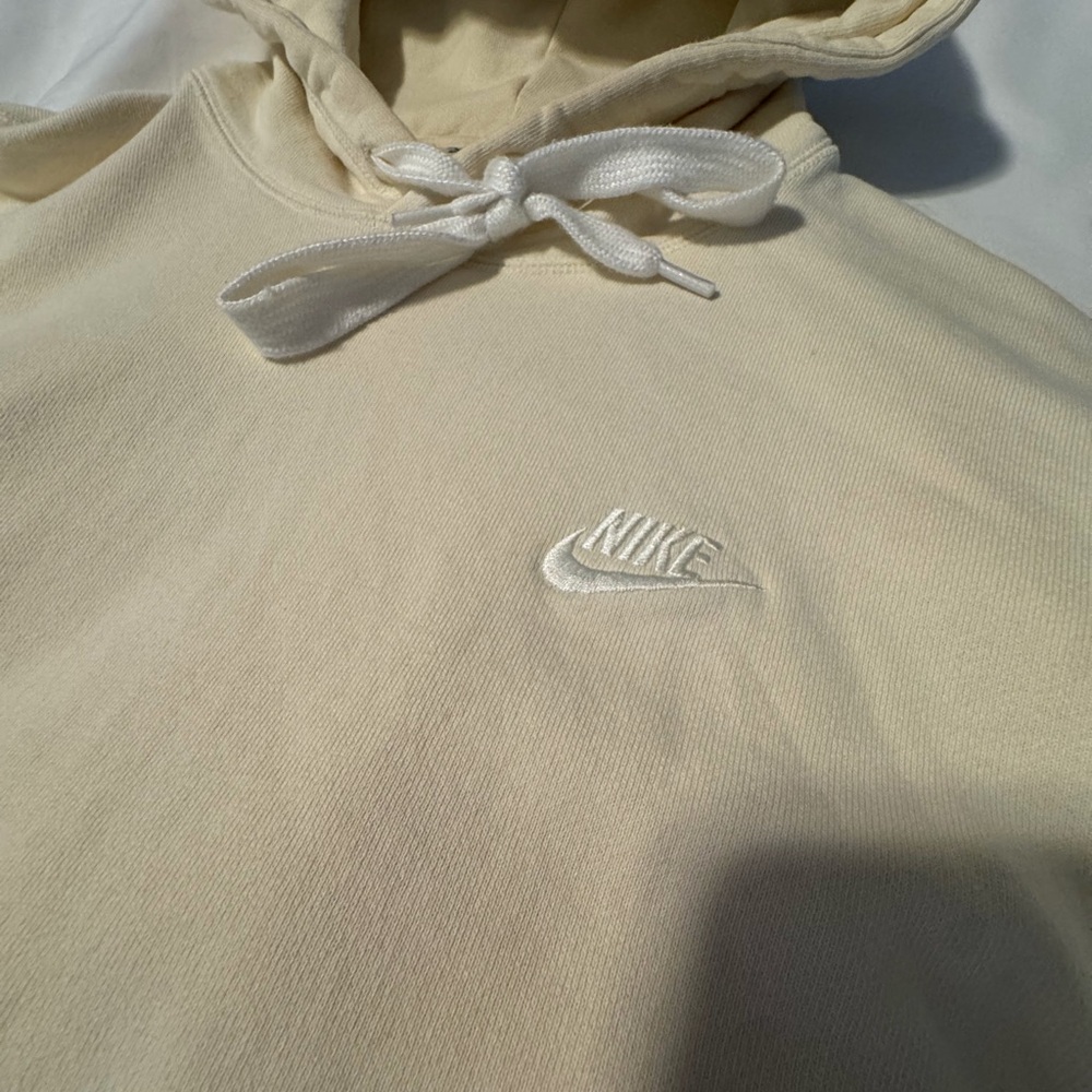 Nike hoodie cream color thick material
